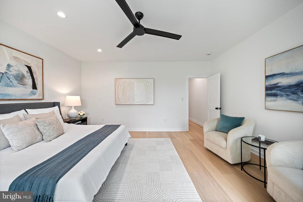 131 11TH STREET NE Unit: PH