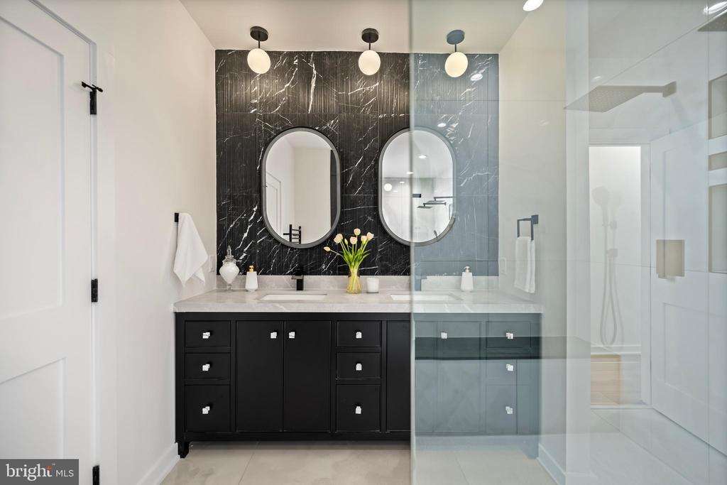 131 11TH STREET NE Unit: PH