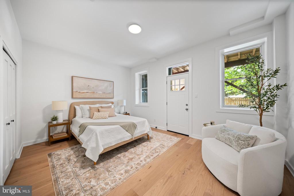 131 11TH STREET NE Unit: B