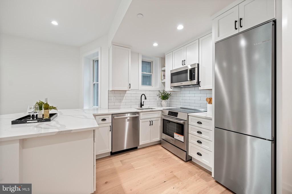 131 11TH STREET NE Unit: B