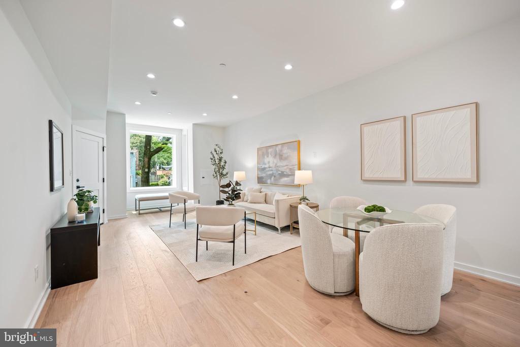 131 11TH STREET NE Unit: B