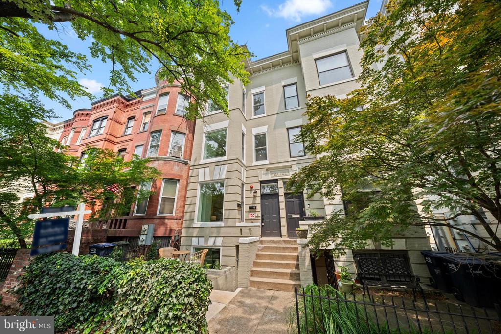 131 11TH STREET NE Unit: B