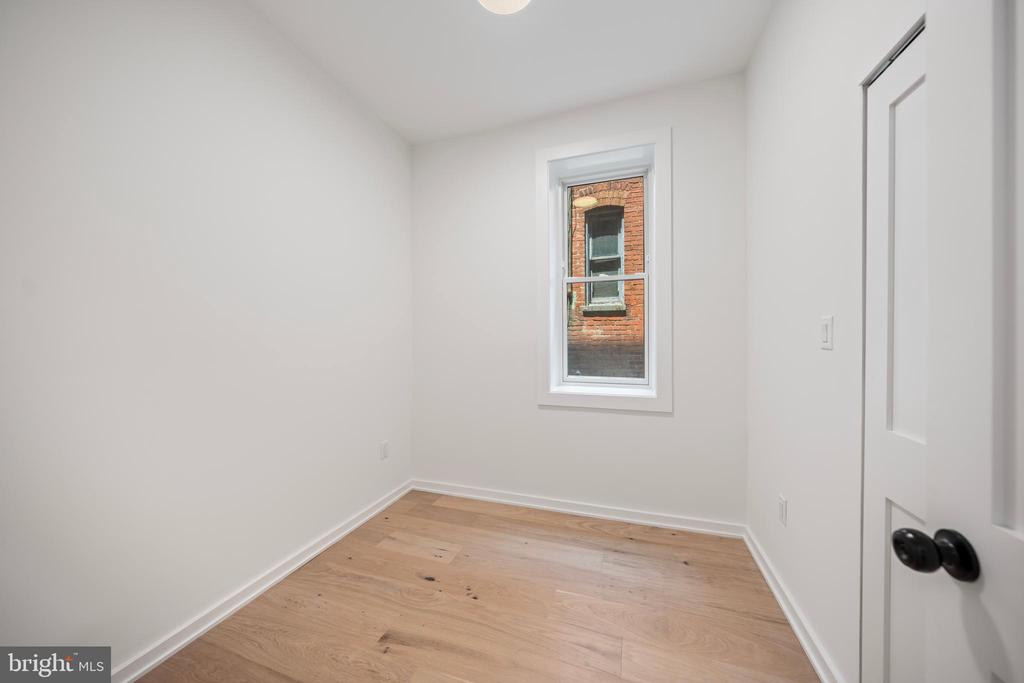 131 11TH STREET NE Unit: B