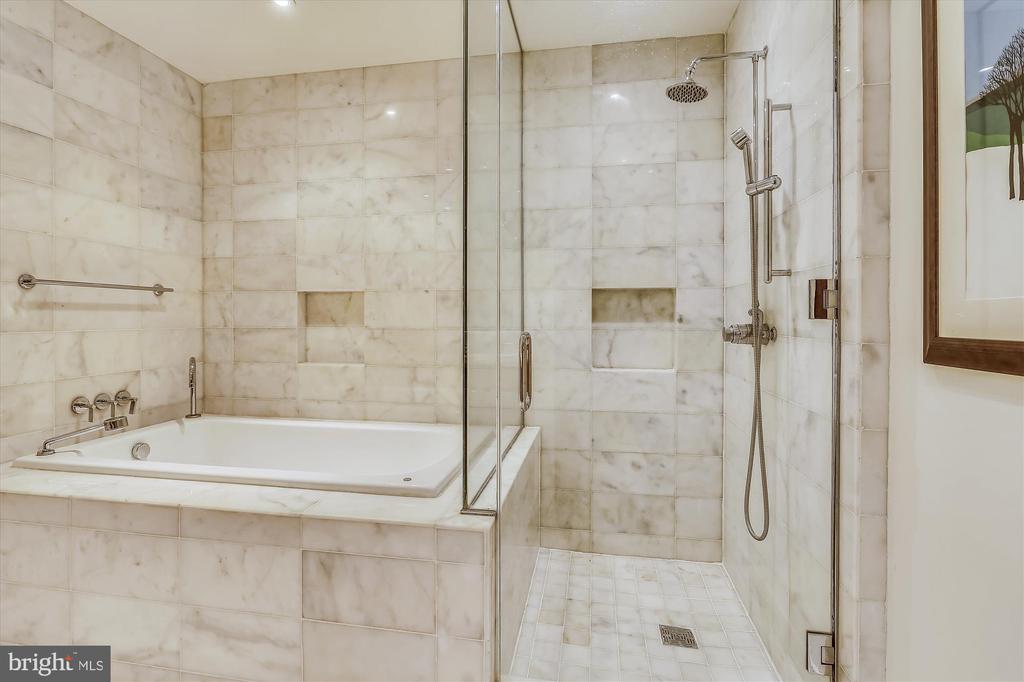 3303 WATER STREET NW Unit: 5N