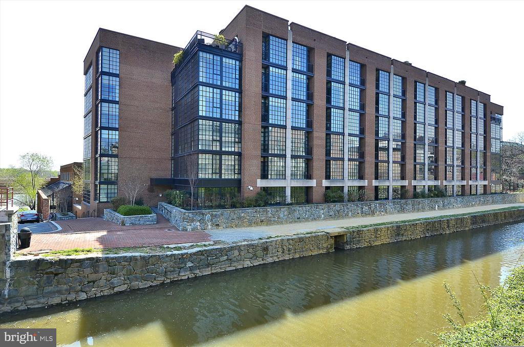 3303 WATER STREET NW Unit: 5N