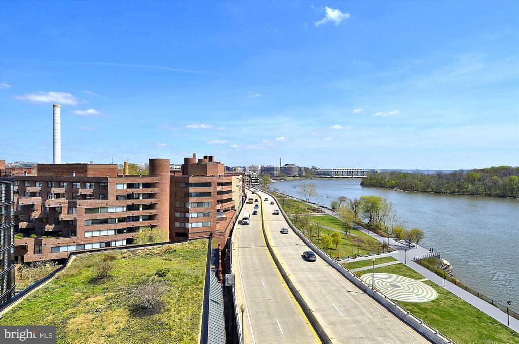 3303 WATER STREET NW Unit: 5N
