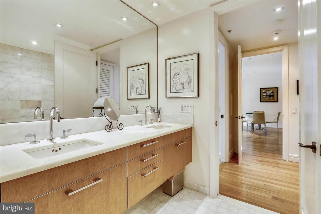 3303 WATER STREET NW Unit: 5N
