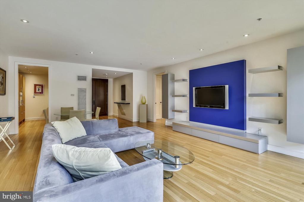 3303 WATER STREET NW Unit: 5N