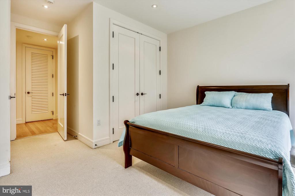 3303 WATER STREET NW Unit: 5N