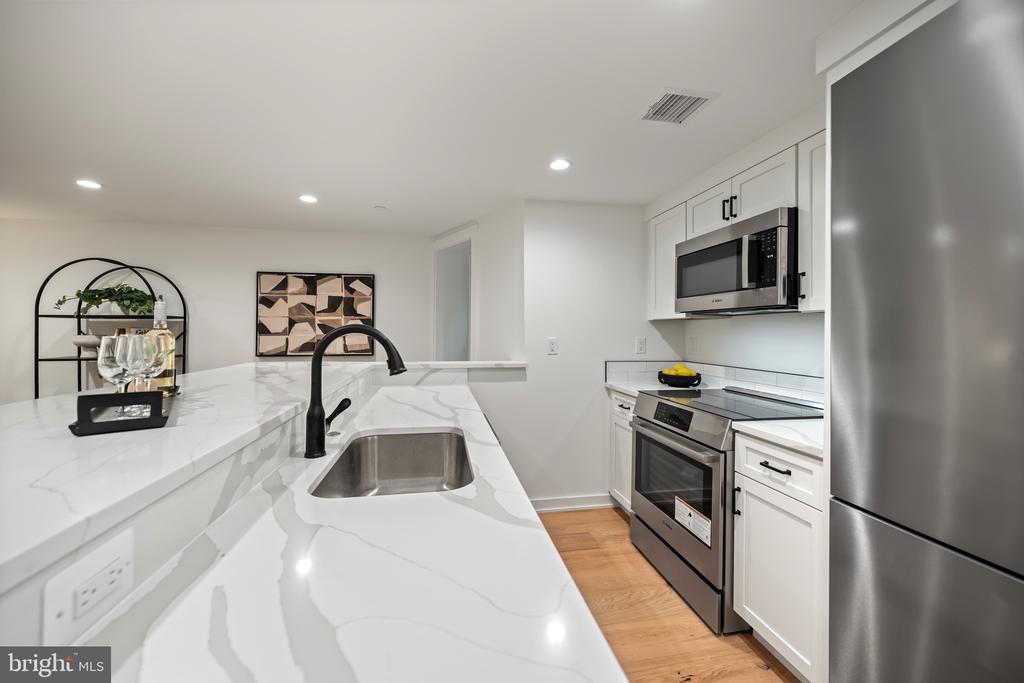 131 11TH STREET NE