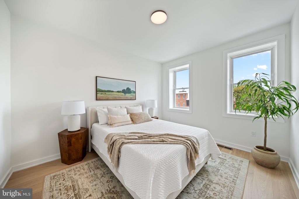 131 11TH STREET NE