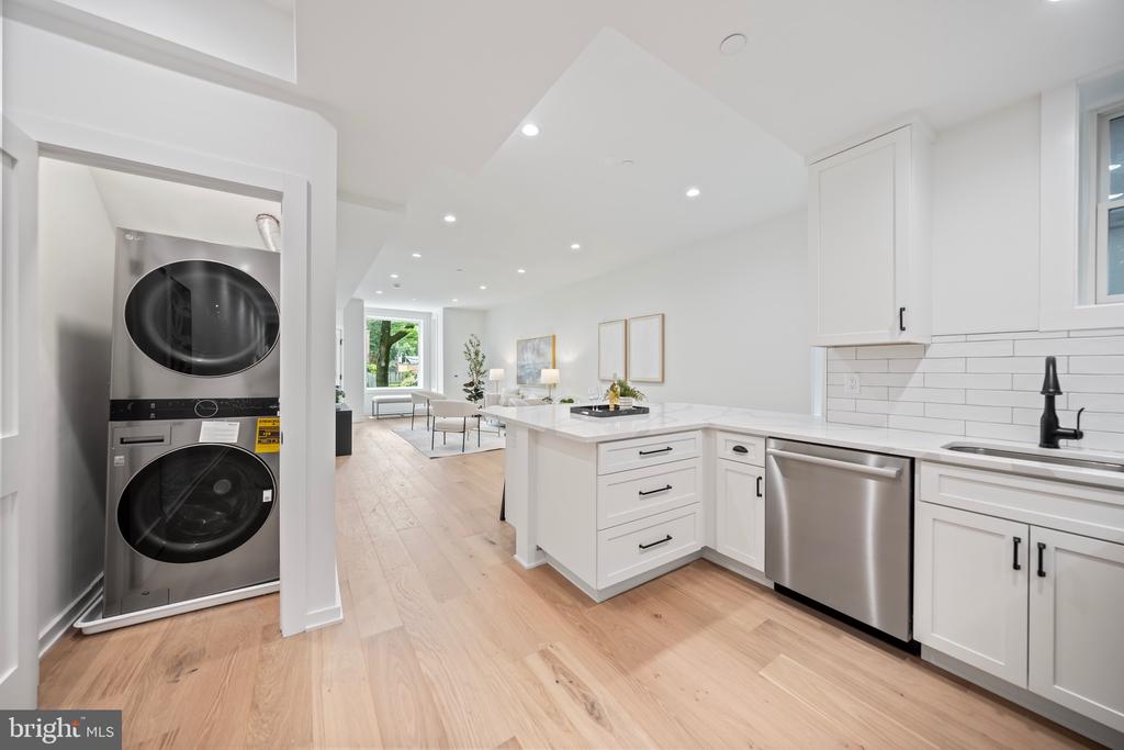 131 11TH STREET NE