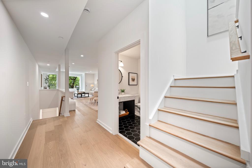 131 11TH STREET NE