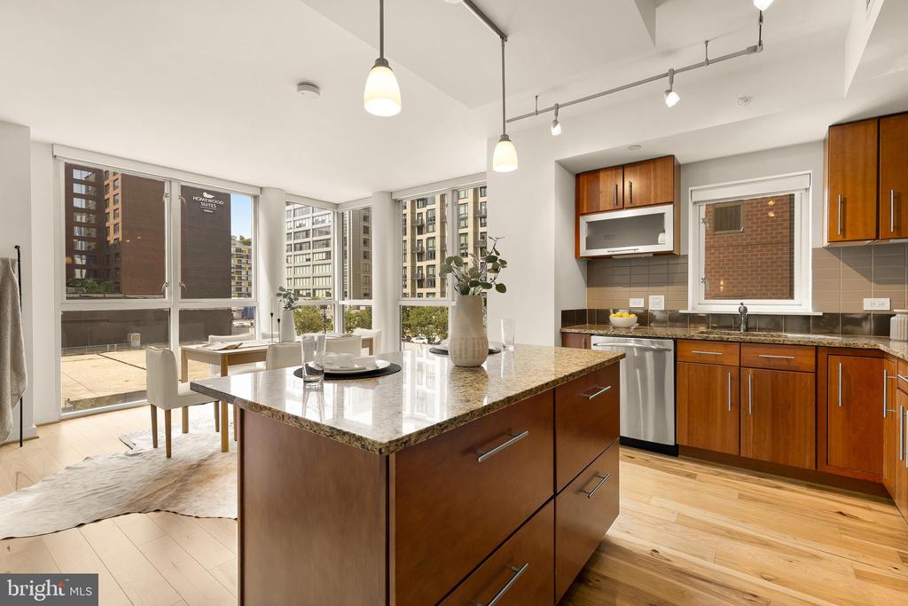 1025 1ST STREET SE Unit: 406