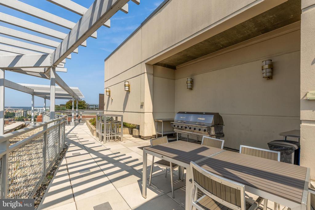 1025 1ST STREET SE Unit: 406