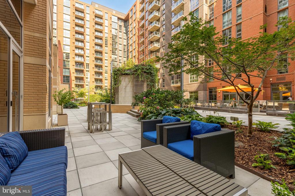1025 1ST STREET SE Unit: 406