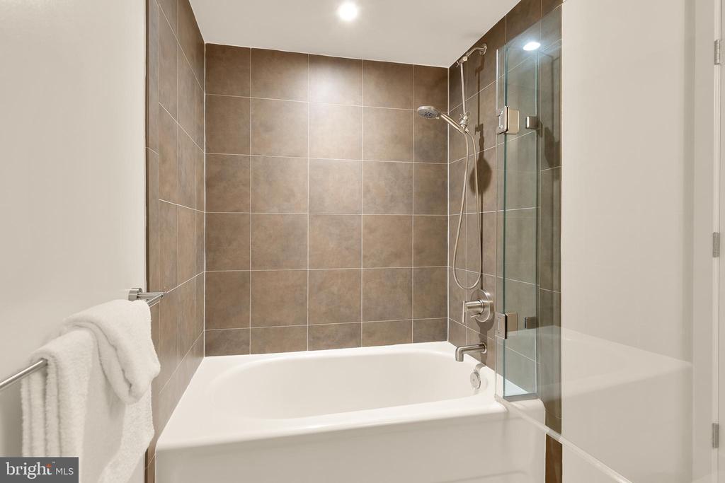 1025 1ST STREET SE Unit: 406