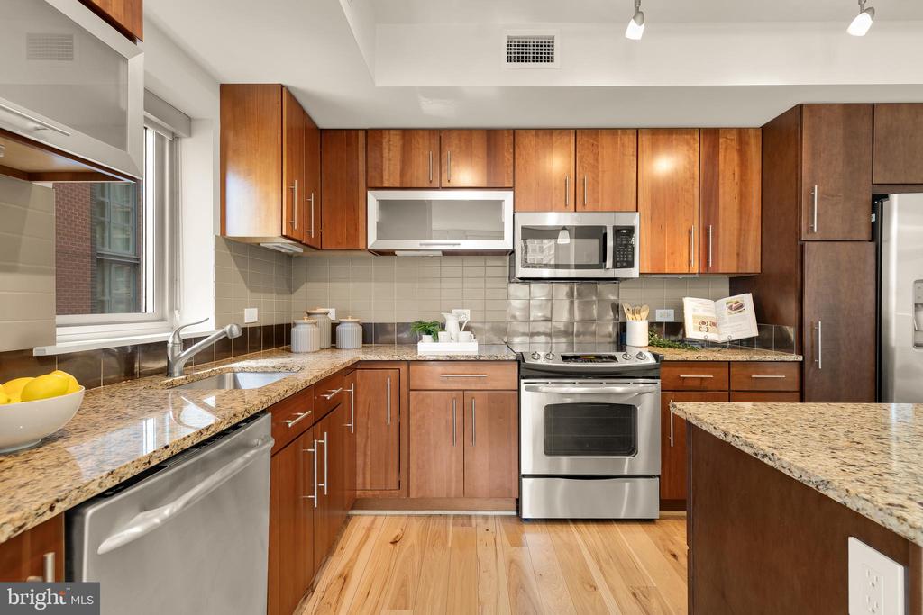 1025 1ST STREET SE Unit: 406
