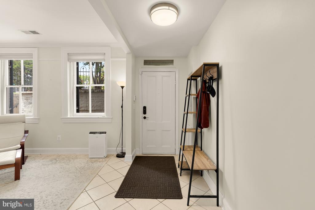 326 2ND STREET SE