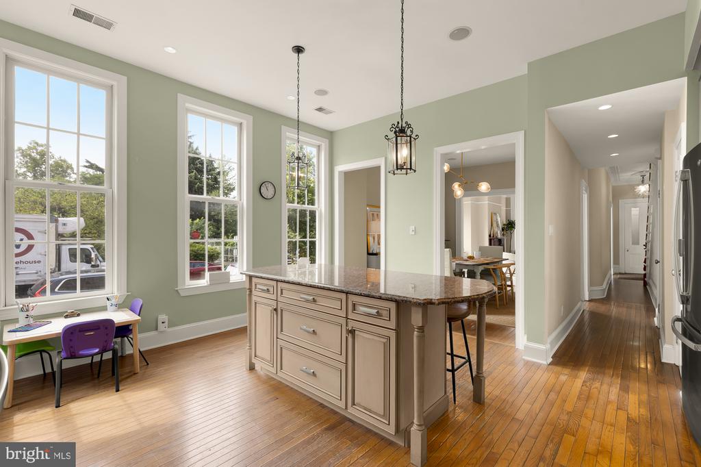 326 2ND STREET SE