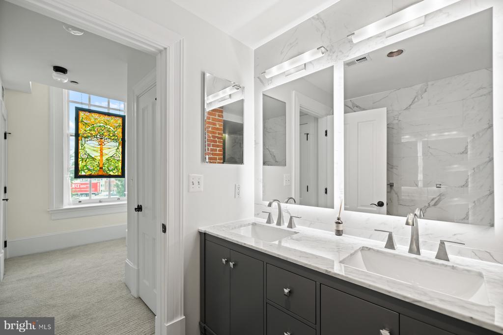 725 5TH STREET SE Unit: 23
