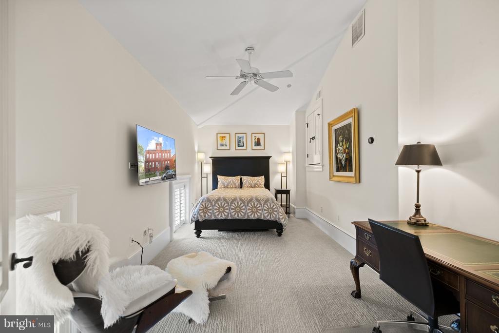 725 5TH STREET SE Unit: 23