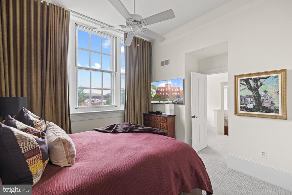 725 5TH STREET SE Unit: 23