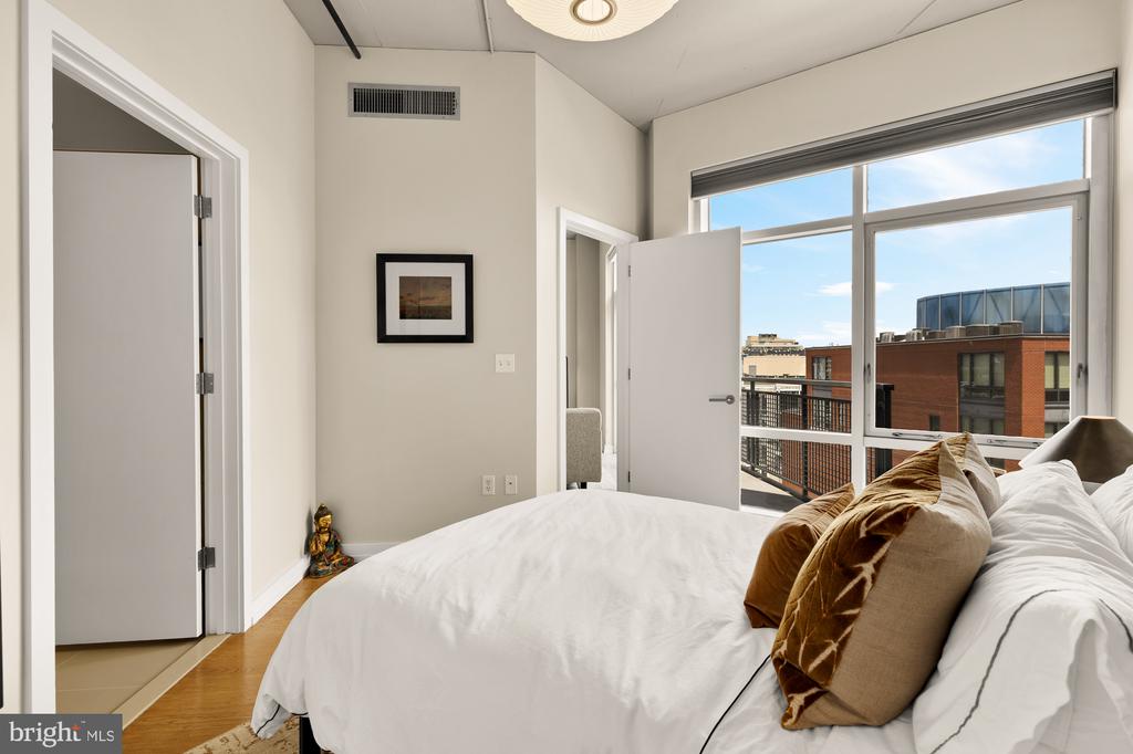 1515 15TH STREET NW Unit: 701