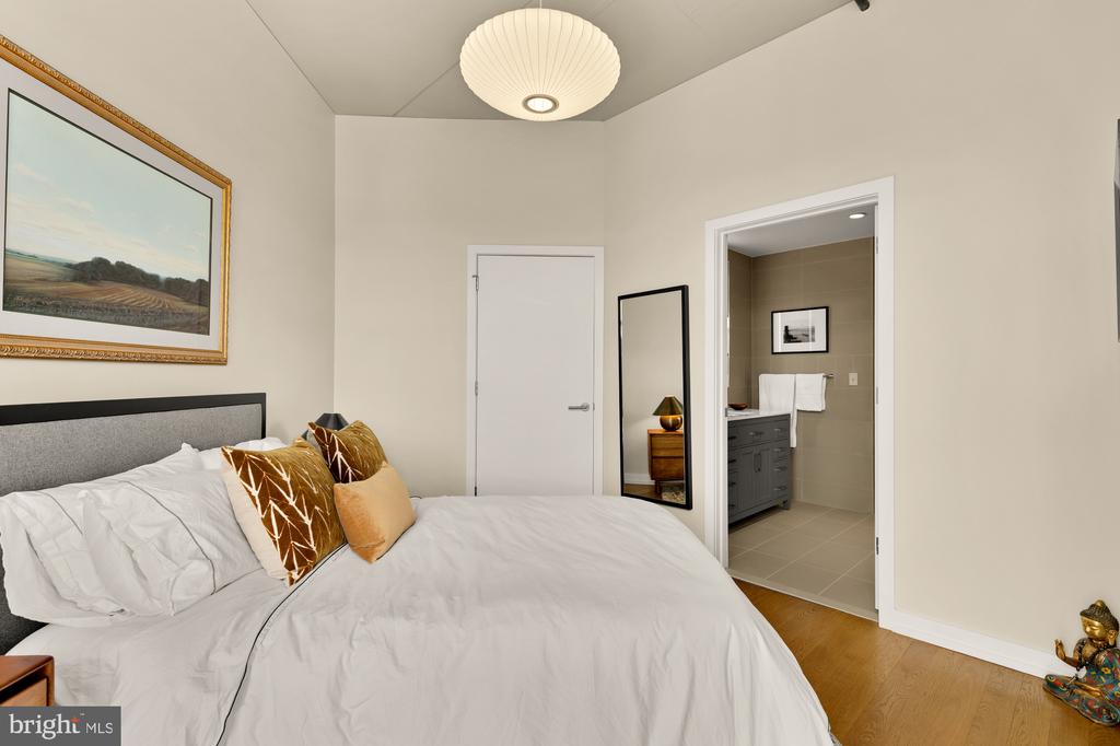 1515 15TH STREET NW Unit: 701
