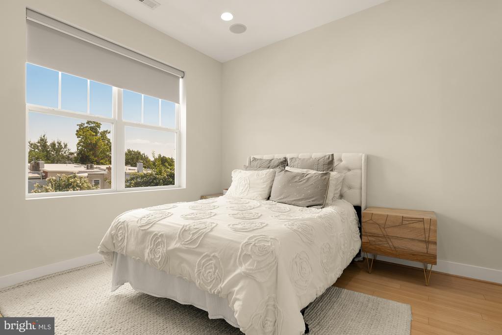 1923 12TH STREET NW Unit: 3