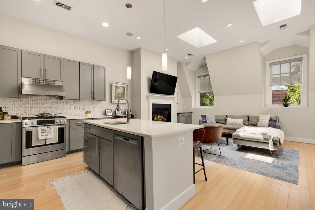 1923 12TH STREET NW Unit: 3