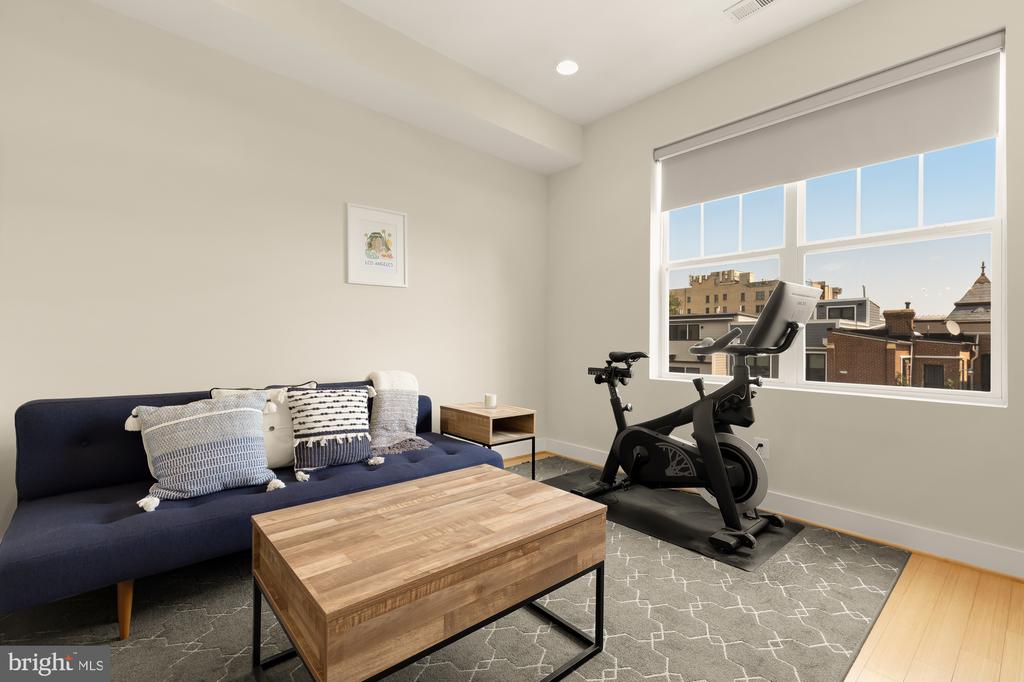 1923 12TH STREET NW Unit: 3