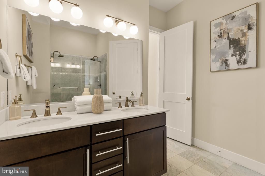 1923 12TH STREET NW Unit: 3