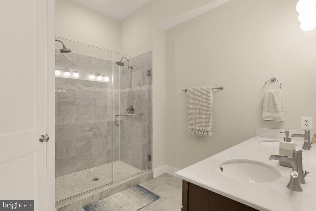 1923 12TH STREET NW Unit: 3