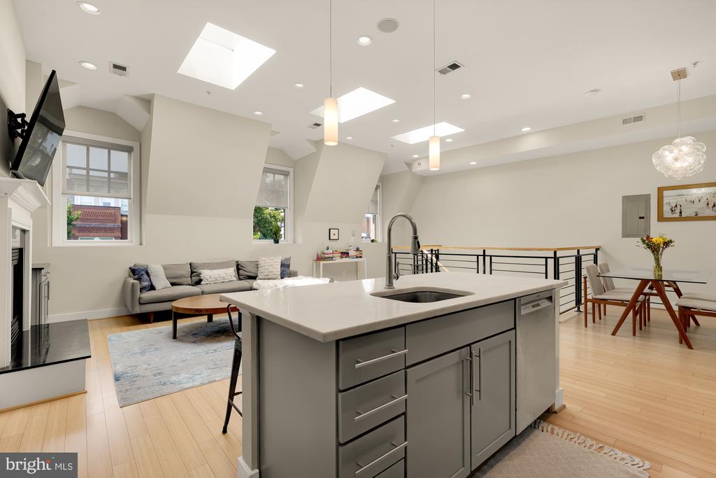 1923 12TH STREET NW Unit: 3