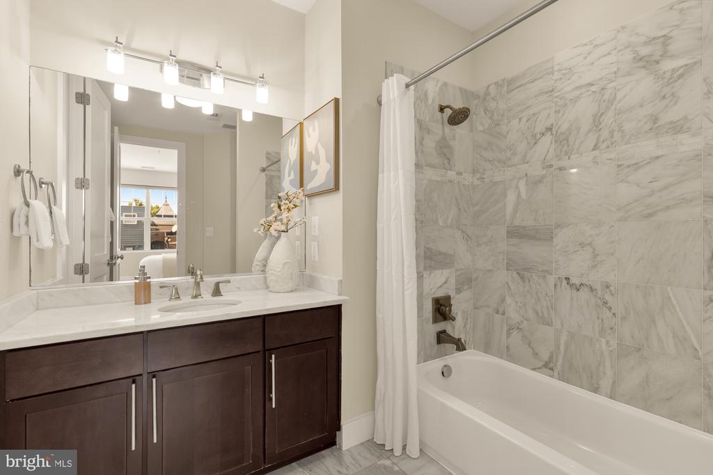 1923 12TH STREET NW Unit: 3