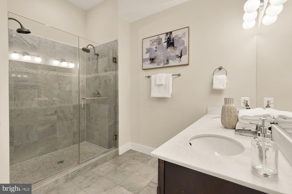 1923 12TH STREET NW Unit: 3