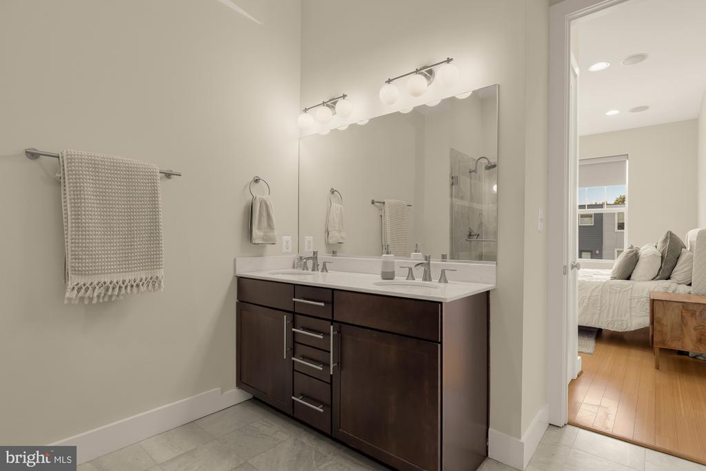 1923 12TH STREET NW Unit: 3