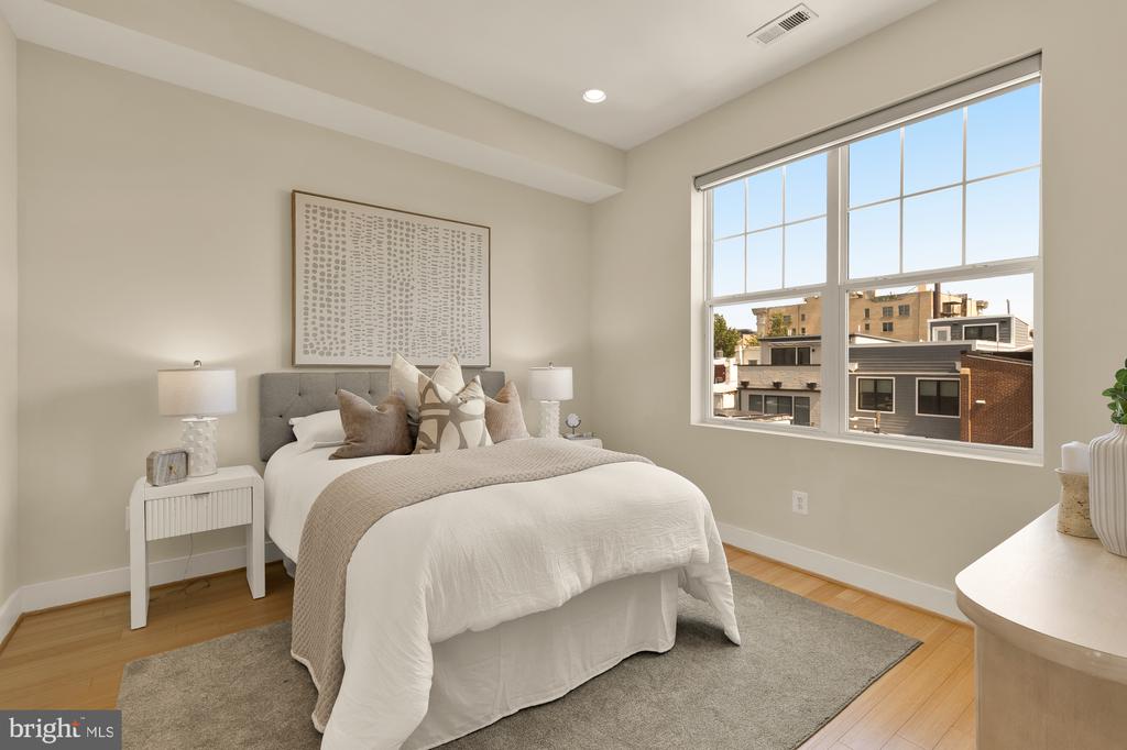 1923 12TH STREET NW Unit: 3