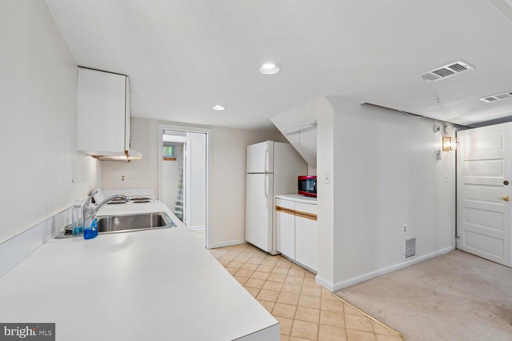 3527 ALBEMARLE STREET NW