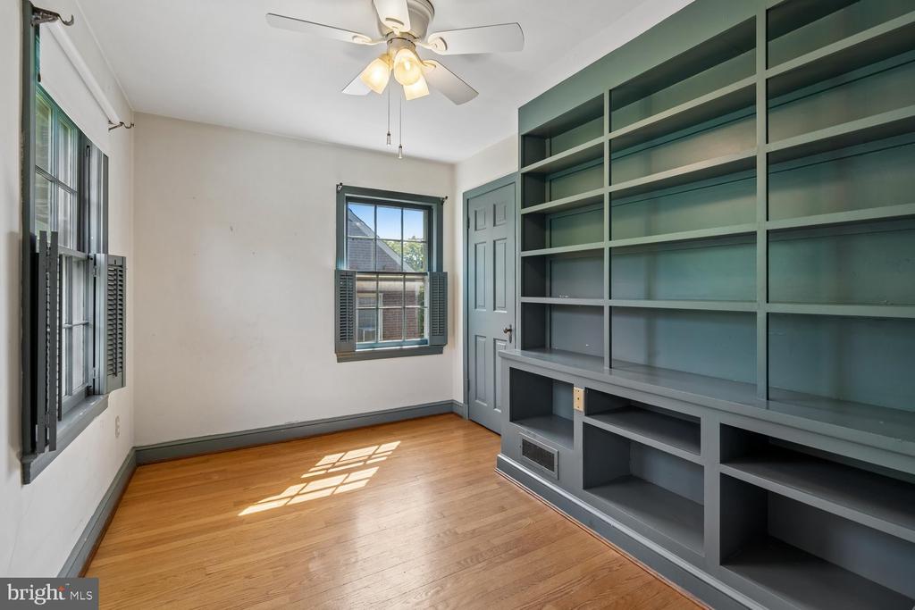 3527 ALBEMARLE STREET NW