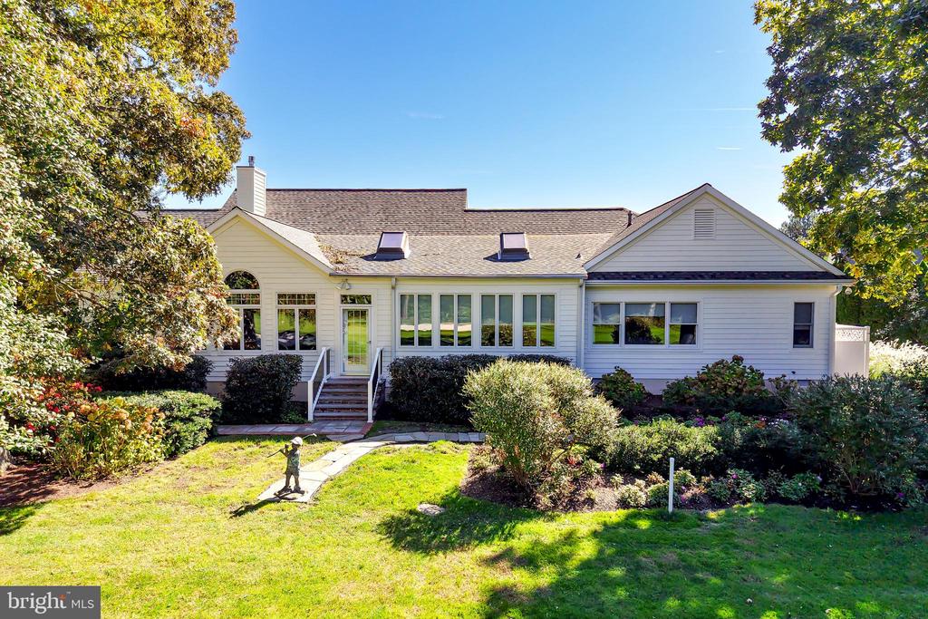 12 BLACK WALNUT COURT