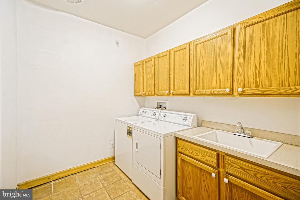 12 BLACK WALNUT COURT