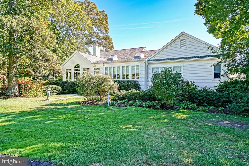12 BLACK WALNUT COURT
