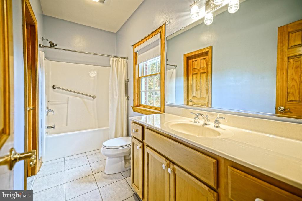 12 BLACK WALNUT COURT