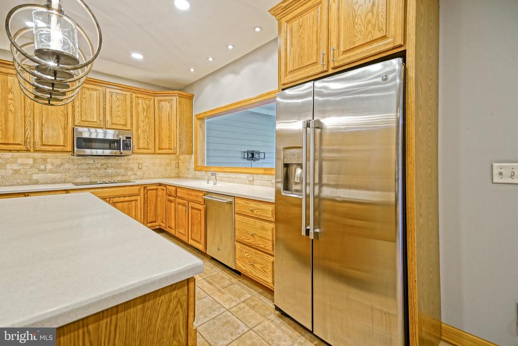 12 BLACK WALNUT COURT