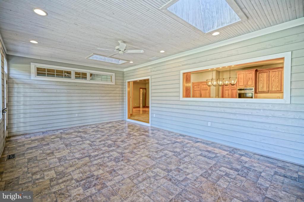 12 BLACK WALNUT COURT