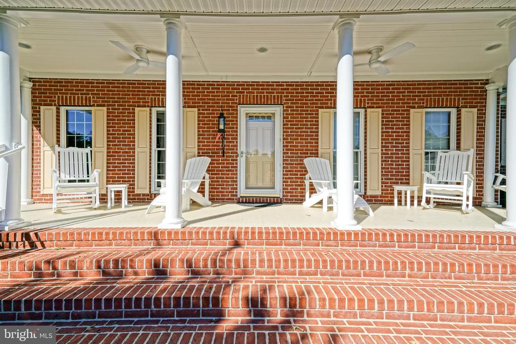 12 BLACK WALNUT COURT
