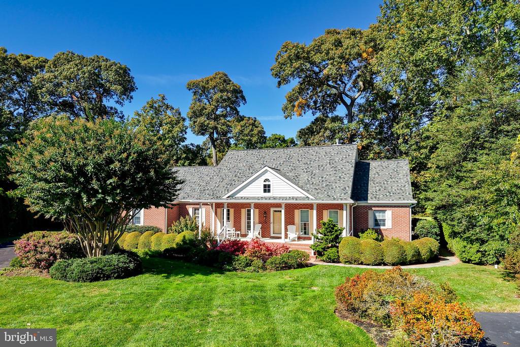 12 BLACK WALNUT COURT