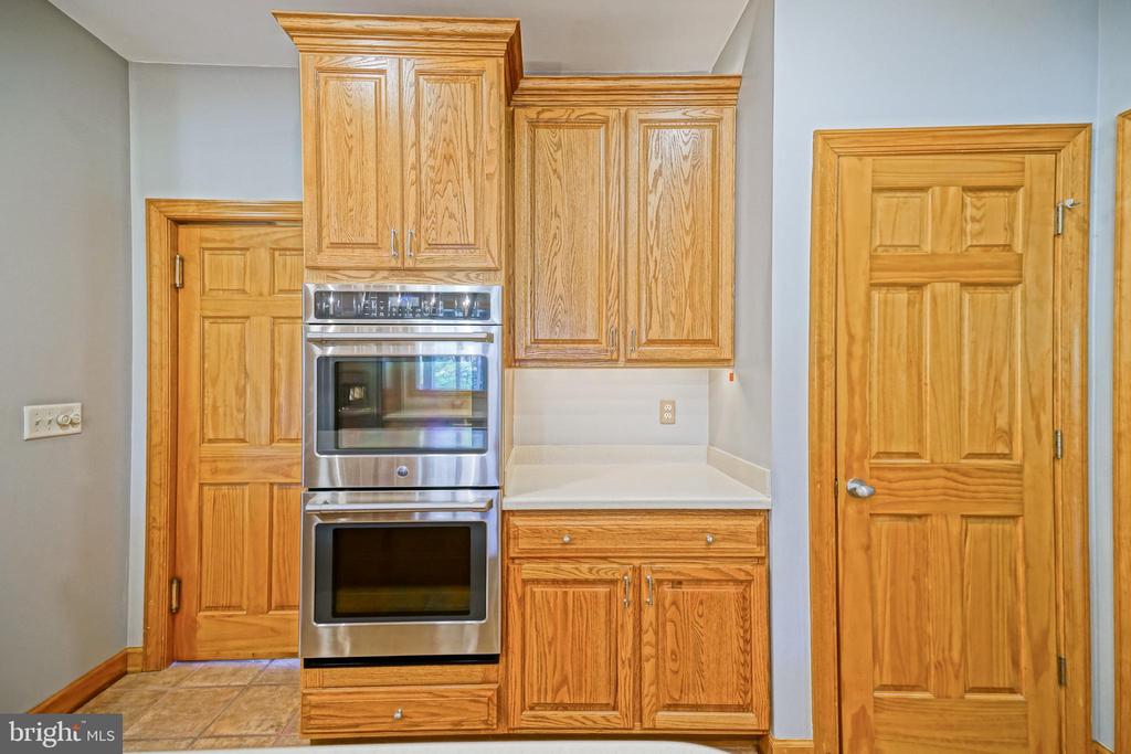 12 BLACK WALNUT COURT